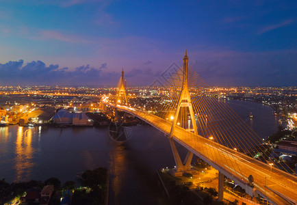 曼谷ChaoPhraya河的空中观景图片