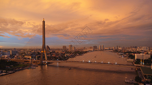 Rama8桥和ChaoPhraya河的空中景象图片