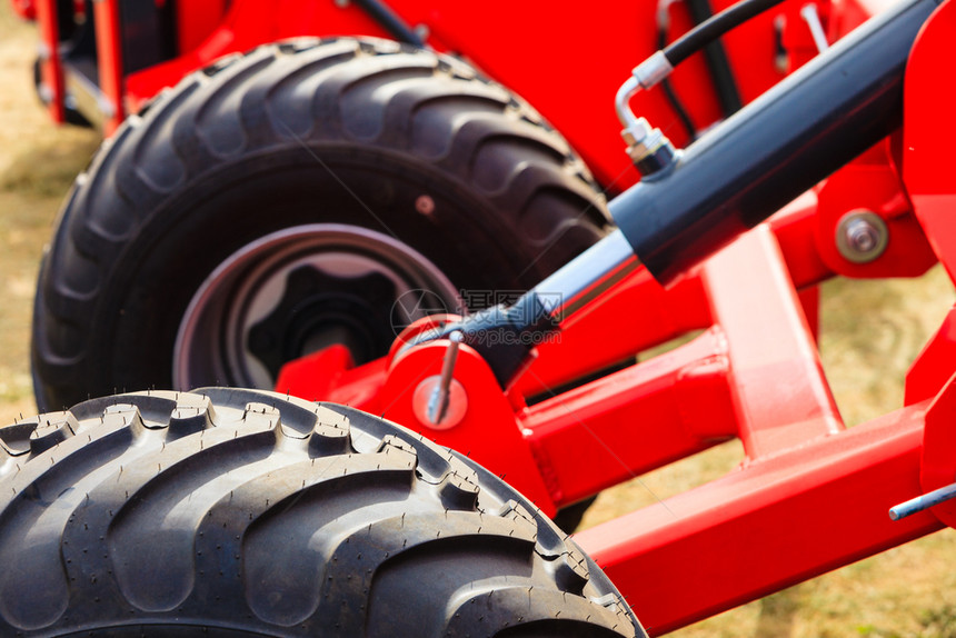 农业设备概念详细闭式农业机械轮胎大门外大轮胎图片