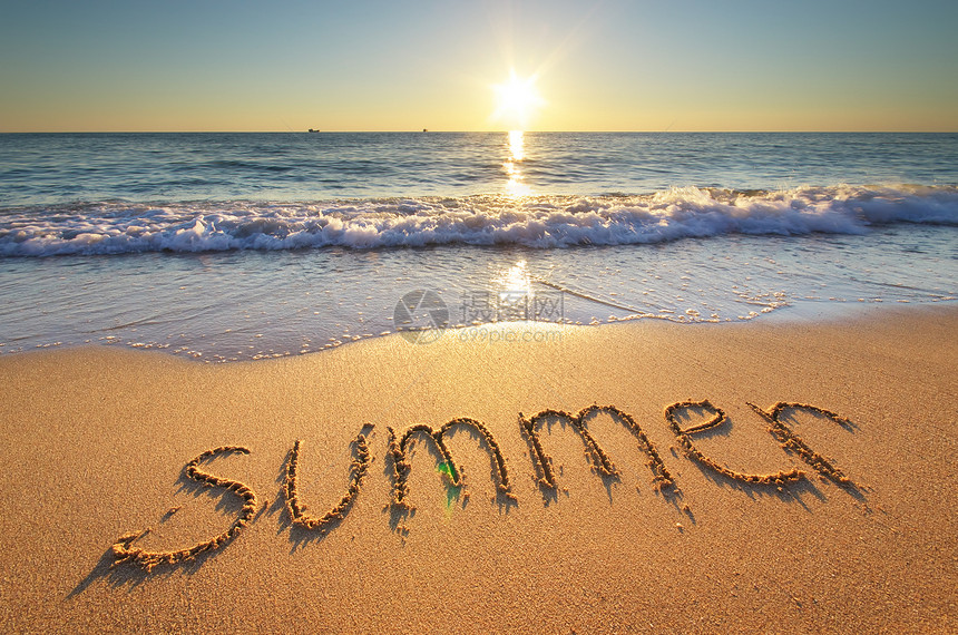 在海滨上写暑期单词设计的内容图片