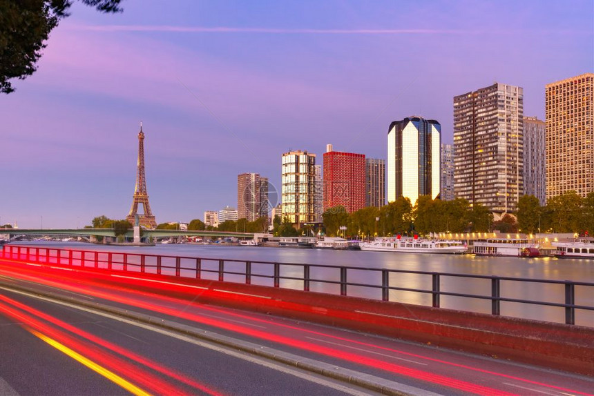 Eiffel塔Grenelle和Seine河在日落时与Eiffel塔Grenelle和Seine河的巴黎城市景象法国巴黎Eiff图片