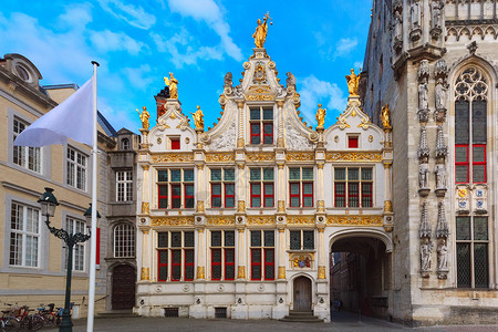 比利时布鲁日Bruges的中世纪Burg广场景象城市图片