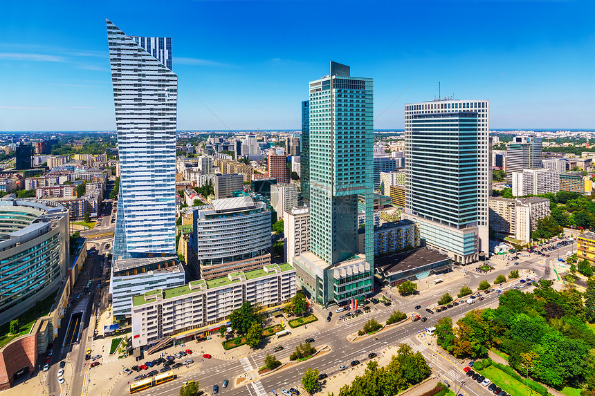 波兰华沙现代摩天大楼公司商业区现代摩天大楼的景色夏季户外空中景象图片