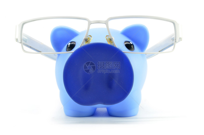蓝色小猪银行有眼镜孤立在白色上图片