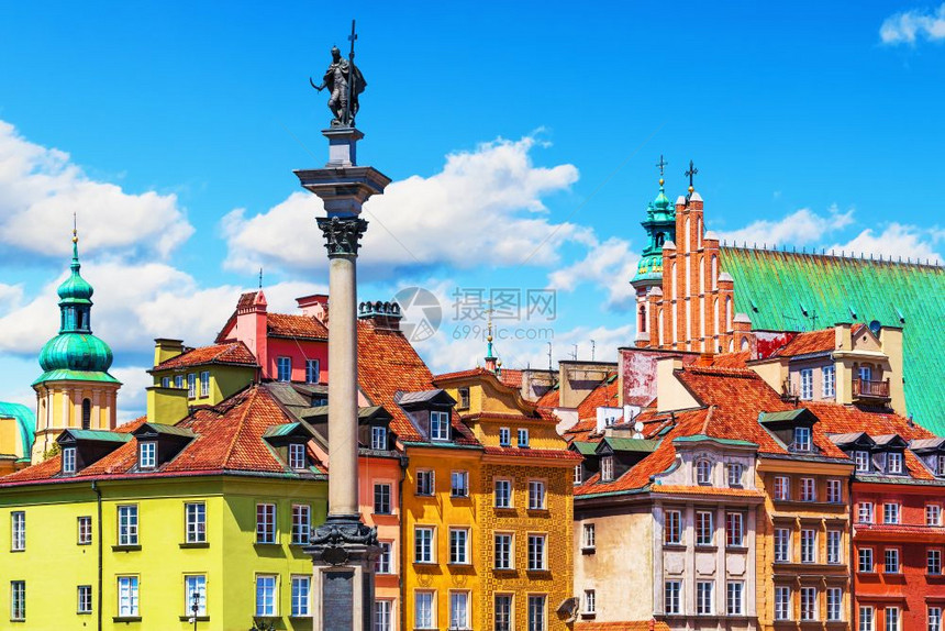 波兰华沙老城西希斯蒙德专栏城堡广场古建筑的景象夏季图片