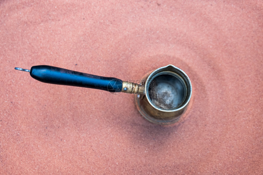 热金沙关闭古老酿酒锅的顶层视野土耳其东方传统图片