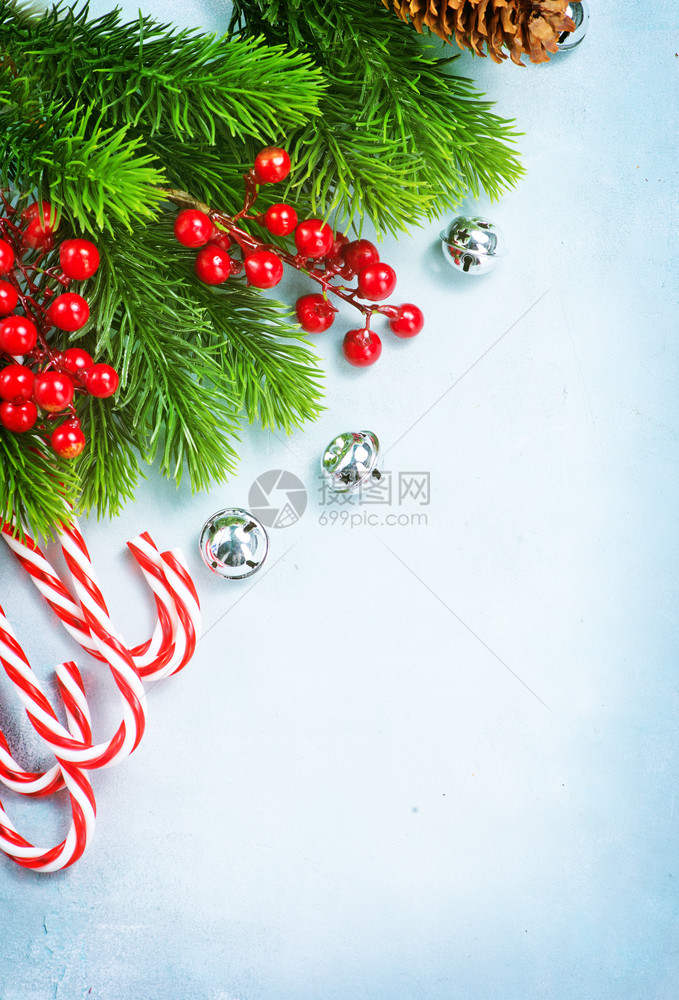 圣诞节背景在桌子上的圣诞节装饰图片