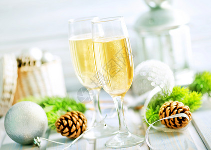 圣诞节背景装饰和香槟图片