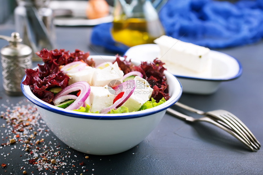 Greek沙拉配有Feta和蔬菜的沙拉图片