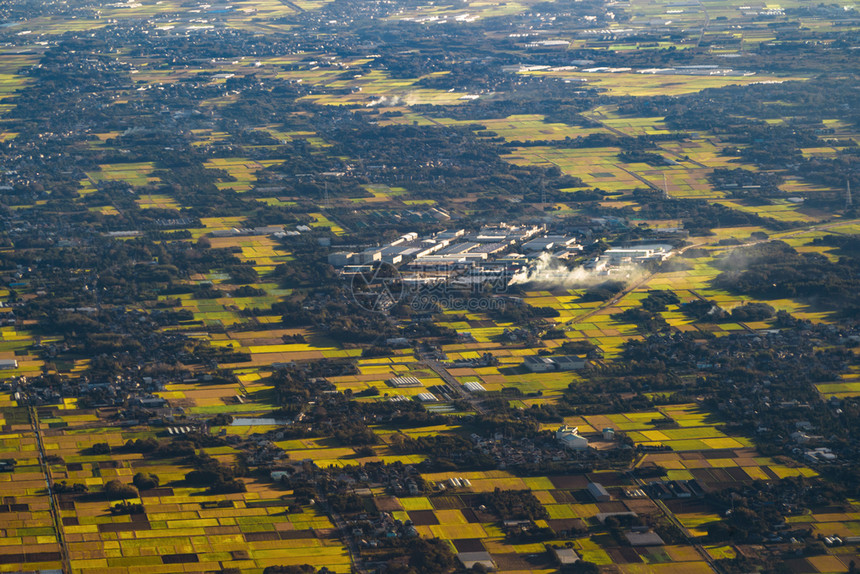 春季日本农村田的空中景象农村地区稻田形态自然质地背景图片