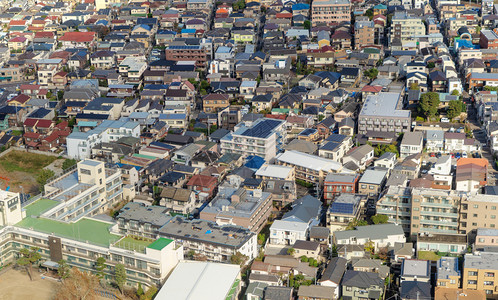东京公寓在市景背下的空中象亚洲智能城市住宅区中午大楼日本图片