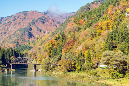 秋日本福岛Tadami黑桥观察点福岛日本图片