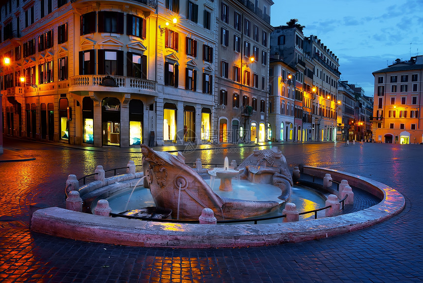 罗马斯帕尼亚广场著名的喷泉图片