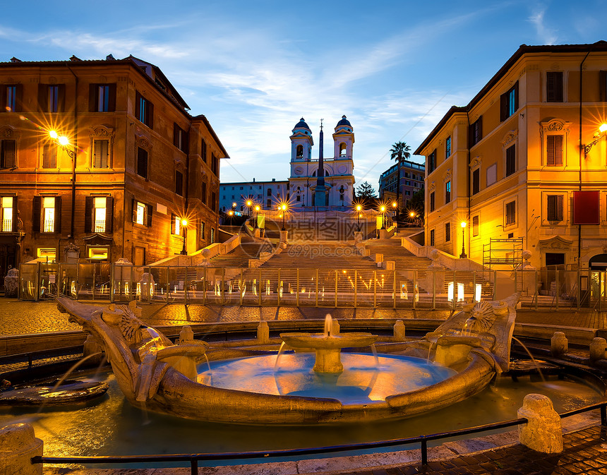 日出时在罗马的意大利伊明广场图片