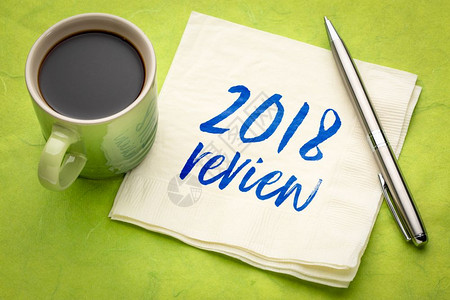 2018年审查文本餐巾纸上加咖啡杯的笔迹图片