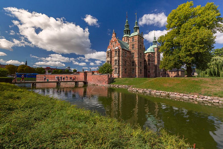 田格本RosenborgCastle或RosenborgSlot在阳光明媚的一天丹麦首都哥本哈根丹麦背景