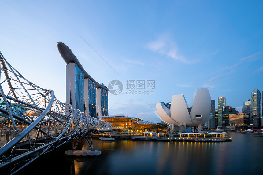 MarinaBaySands和Helix桥位于新加坡下城的Bay地区新加坡湾图片