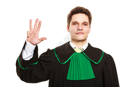年轻律师佩戴抛光色图加并显示手牌势举起来四指男律师手举示意背景图片