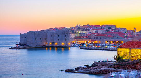 克罗地亚日落时的Dubrovnik老城图片