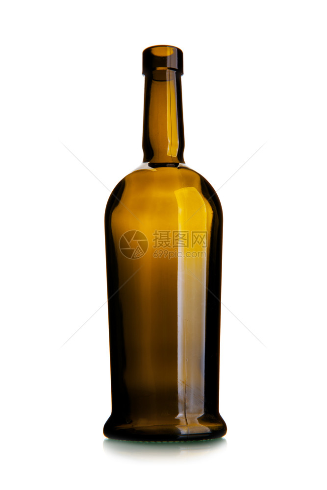 白色背景上隔绝的空酒杯深玻璃瓶图片