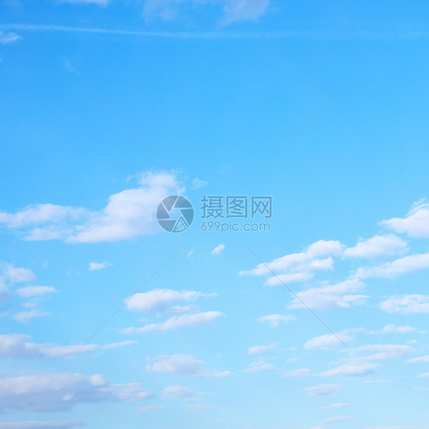 春空的白云可用作背景图片