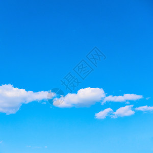 蓝天与白云线可用作背景您自己的文字有宽广空间图片