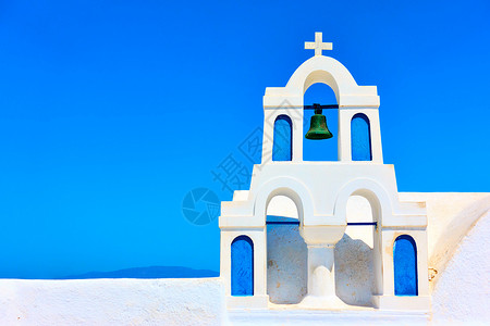 希腊圣托里尼奥亚镇蓝色天空下高清图片