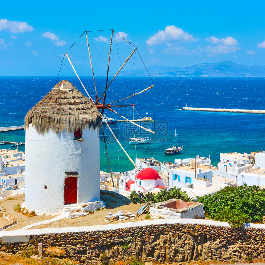 希腊CycladesMykonos岛白色希腊风绒有稻顶图片