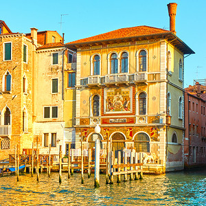 意大利威尼斯运河楼图片