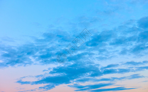 寒冷的夜空云可用作背景图片