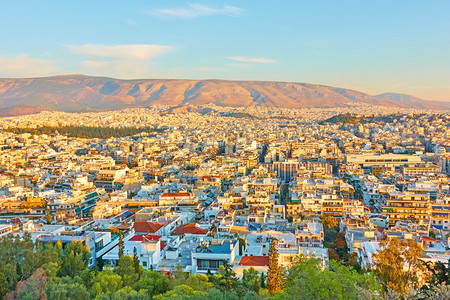 希腊日落时雅典市全景图片
