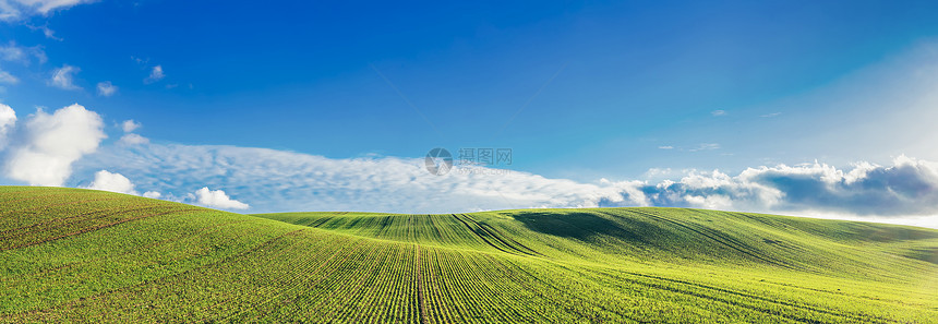 绿地和蓝天空夏季有云农业与环境班纳云层图片