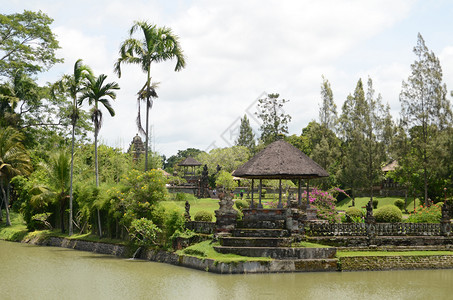 TamanAyunTemple印度尼西亚巴厘孟圭帝国的皇家寺庙背景图片