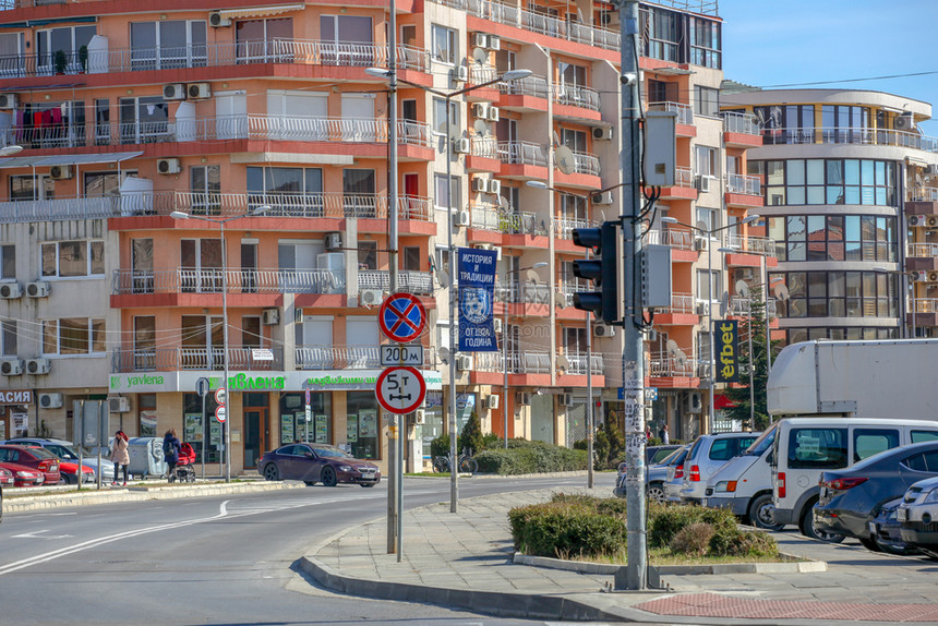 保加利亚Pomorie2019年3月日穿过城市中心地带的春天之行图片