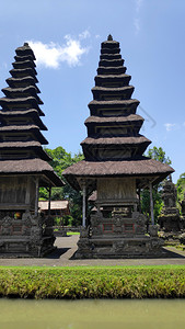 伟TamanAyunTemple印度尼西亚巴厘孟圭帝国的皇家寺庙背景