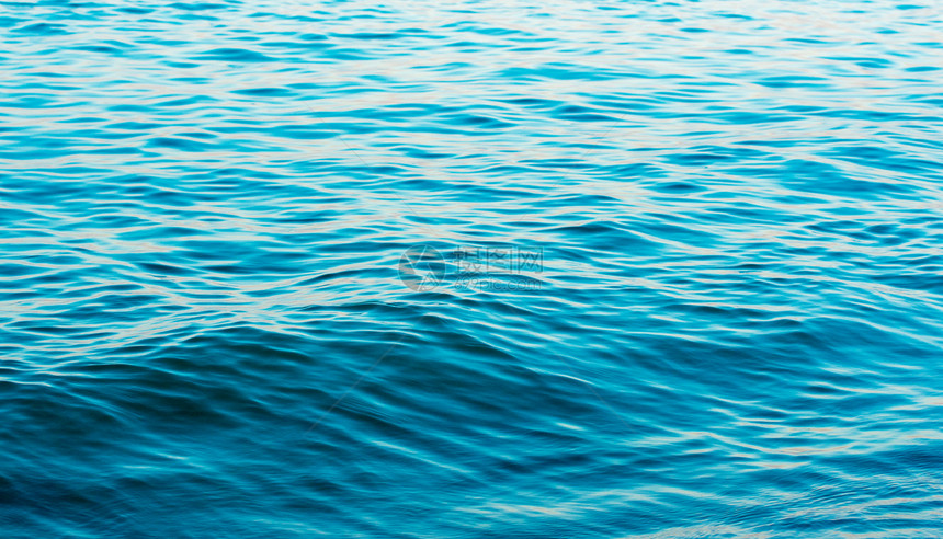 蓝海水背景图片