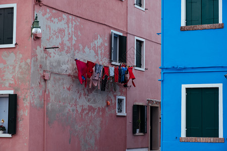 意大利布拉诺岛一栋房屋的多彩几何照片布拉诺岛一栋房屋的多彩几何照片图片
