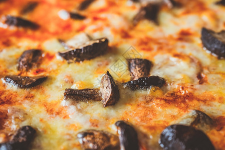 披萨和猪肉蘑菇图片