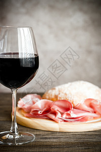 红葡萄酒加香和高清图片