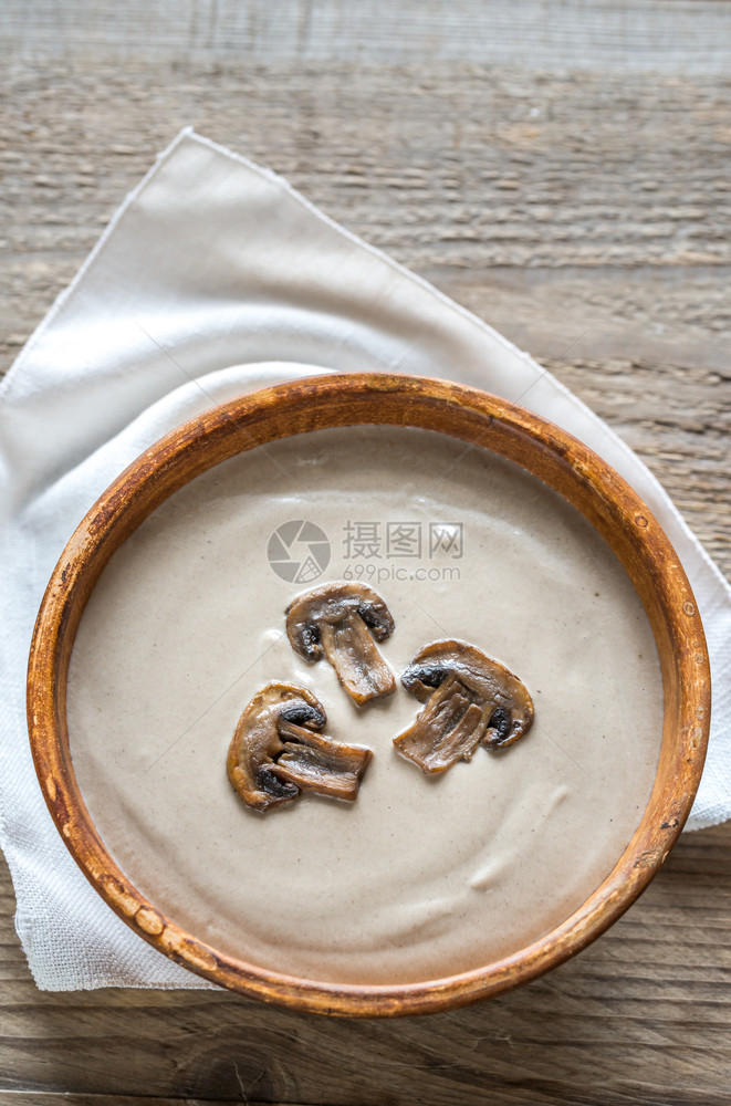 一碗奶油蘑菇汤图片