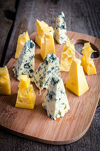 精神和蓝奶酪片背景图片