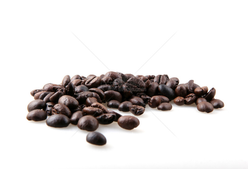 白背景咖啡豆图片
