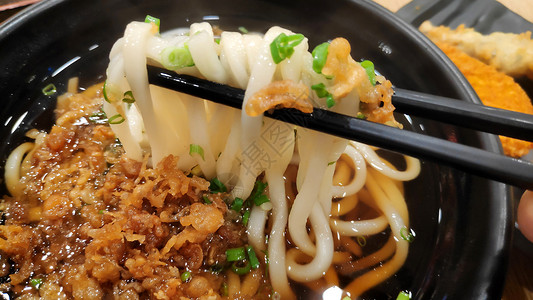日本乌东面汤碗日本菜高清图片