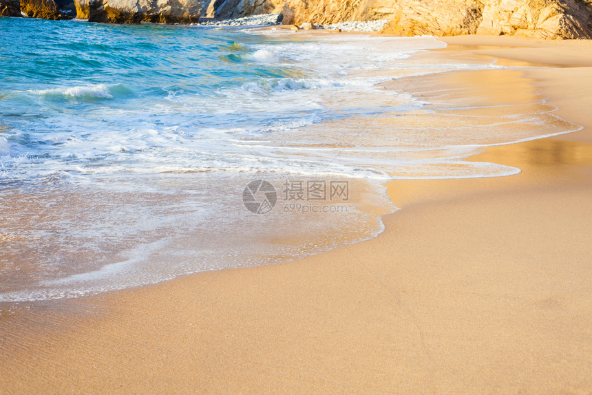 美丽的沙滩和海浪美国加利福尼亚州图片