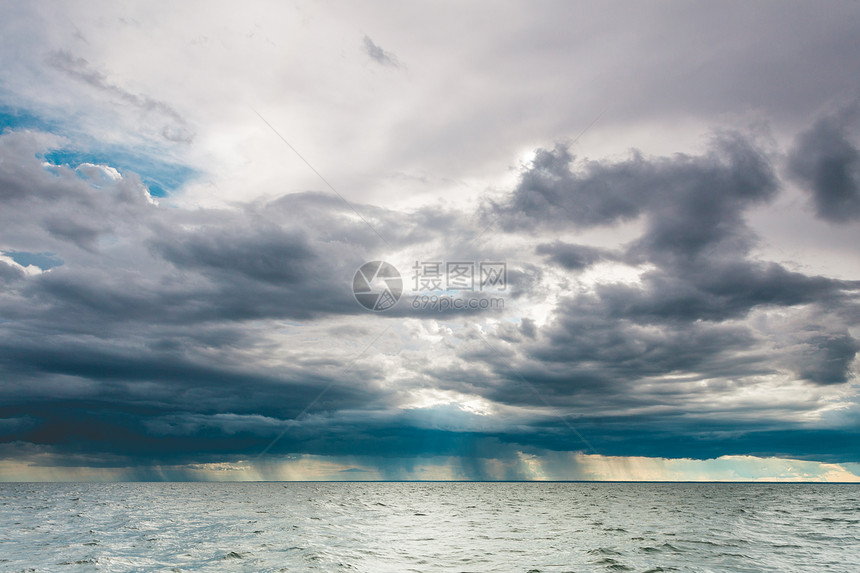 海平面天空自然构成风景船海平面图片