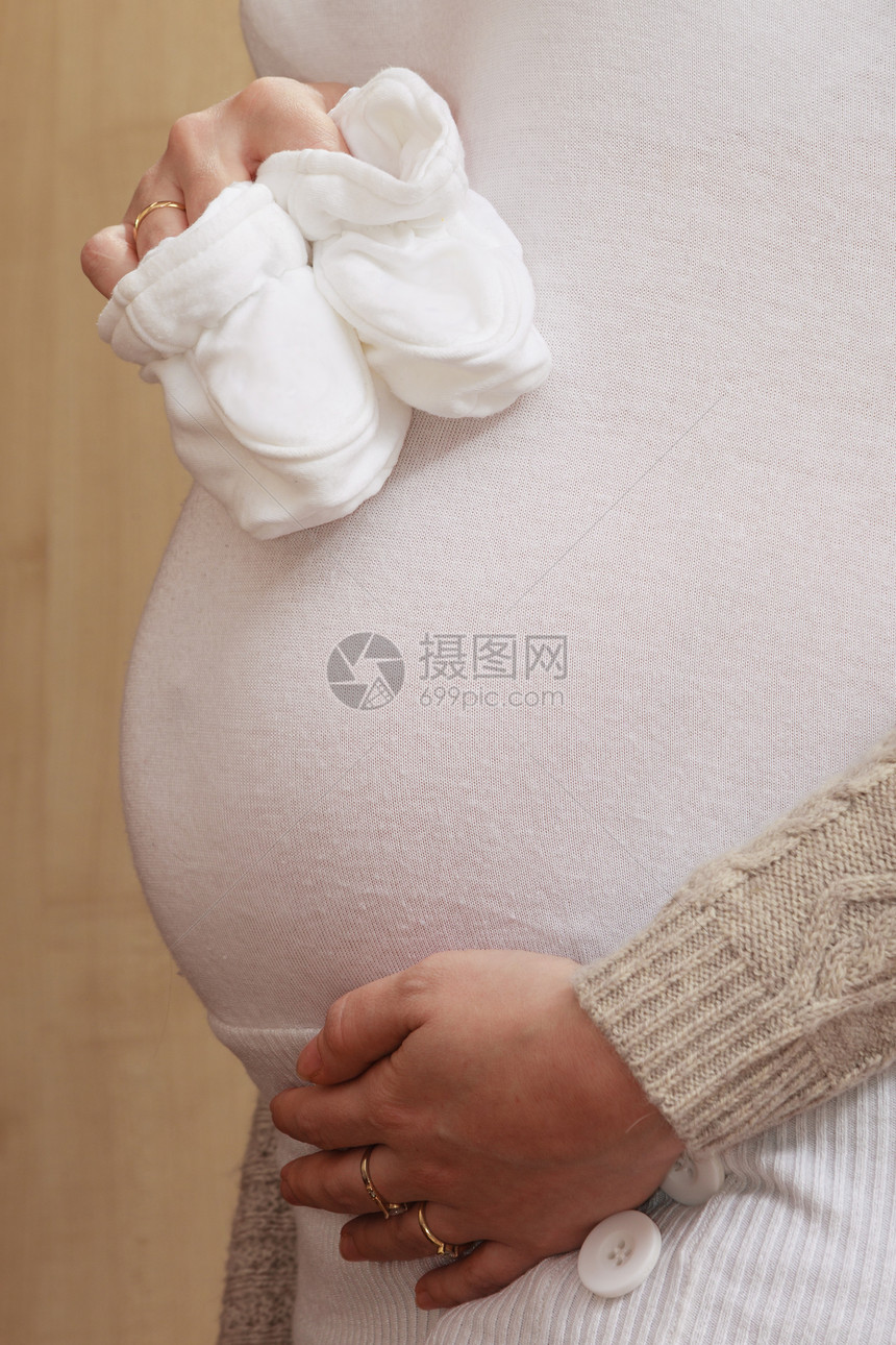 孕妇穿小白袜子图片