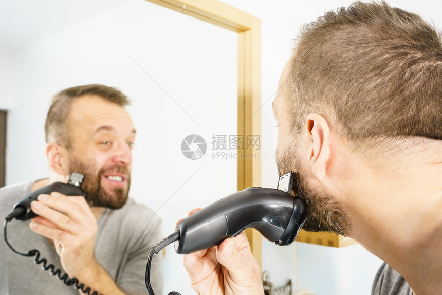 胡子人用电动刮刀子图片