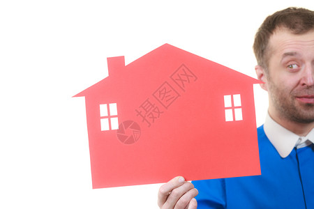 持有红房子模型的男房地产经纪人屋所有权概念图片