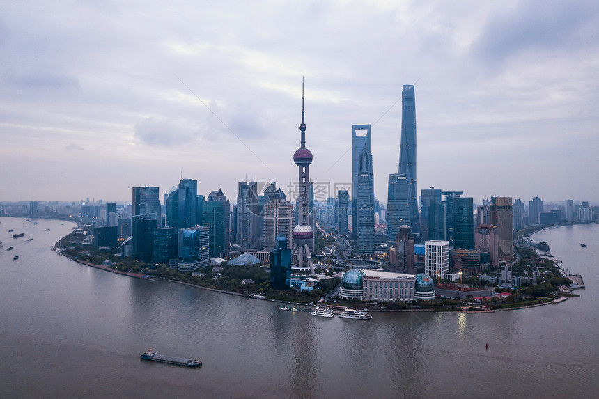 上海市的摩天大楼和高办公的空中景象亚洲智能城市的金融区和商业中心图片