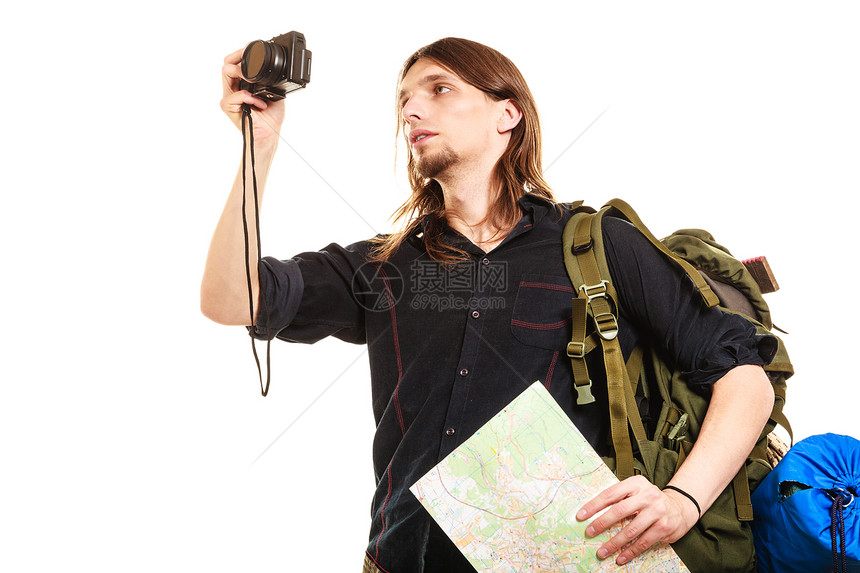 旅行中的游背包客与照相机拍年轻徒步旅行者持有暑假旅行孤立于白色背景旅行包客与照相机拍图片